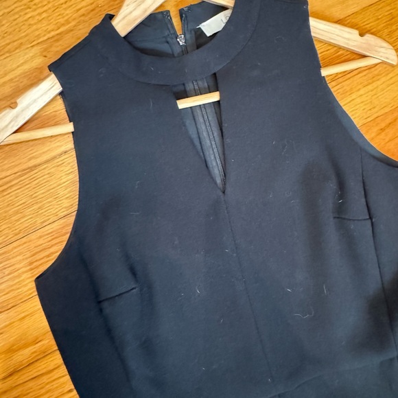 Black keyhole shift dress - Picture 2 of 4